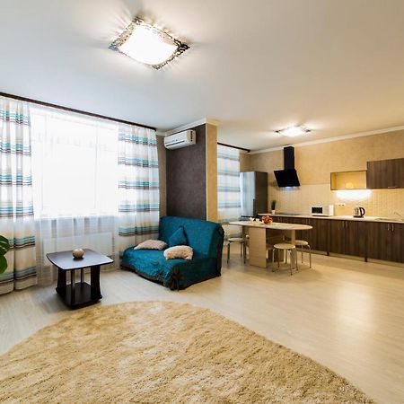 Studio Apartment On Bazhana Kiev Bagian luar foto