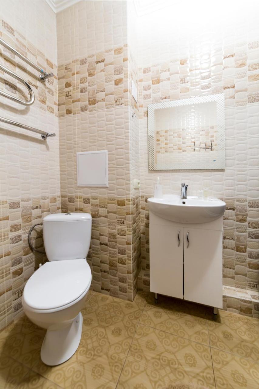 Studio Apartment On Bazhana Kiev Bagian luar foto