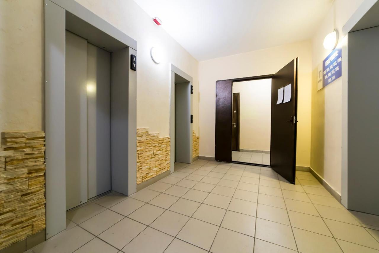 Studio Apartment On Bazhana Kiev Bagian luar foto